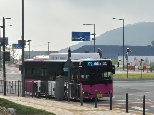 서울대·고려대·충남대·충북대 등 7개 대학이 단계적으로 입주할 세종공동캠퍼스가 9월 2일(월) '집현동 1011-15'에서 문을 열었다. 사진은 이날 아침  버스정류장 모습이다. / 최준호 기자 