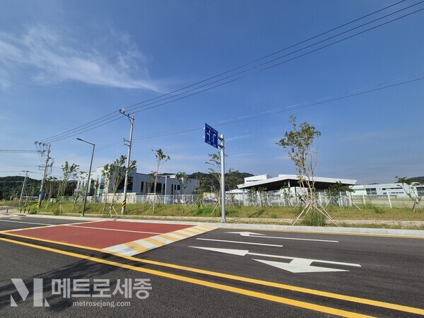 서울세종고속도로 연기인터체인지(IC) 인근인 전동면 심중리 574 일대에 조성되고 있는 세종벤처밸리산업단지의 지난 7월 30일 모습. / 최준호 기자